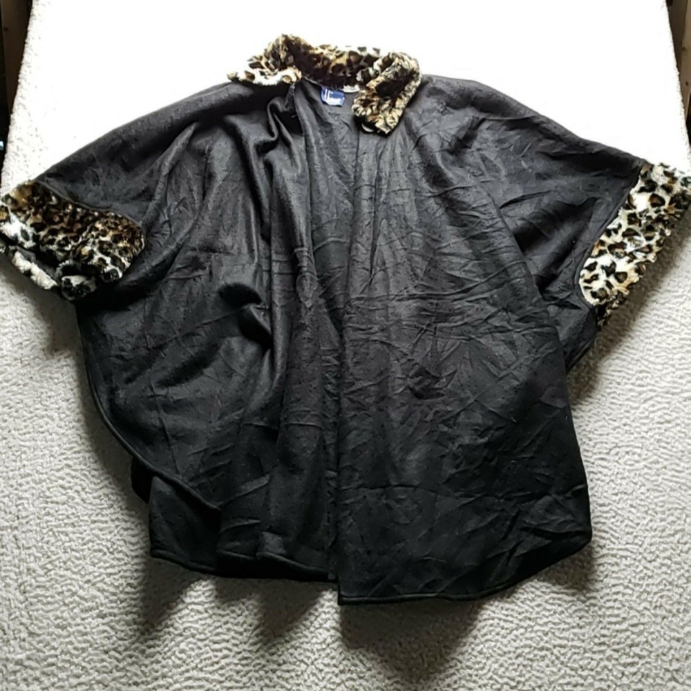 The Honey Collection Poncho Womens One Size Black Fleece Leopard Fur Trim Lined